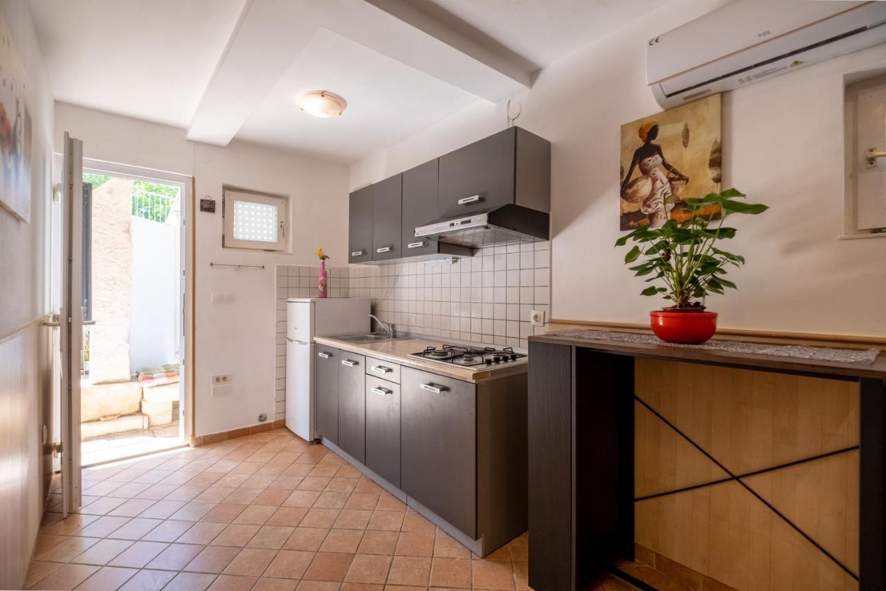 Guesthouse Istra Premantura Eksteriør bilde